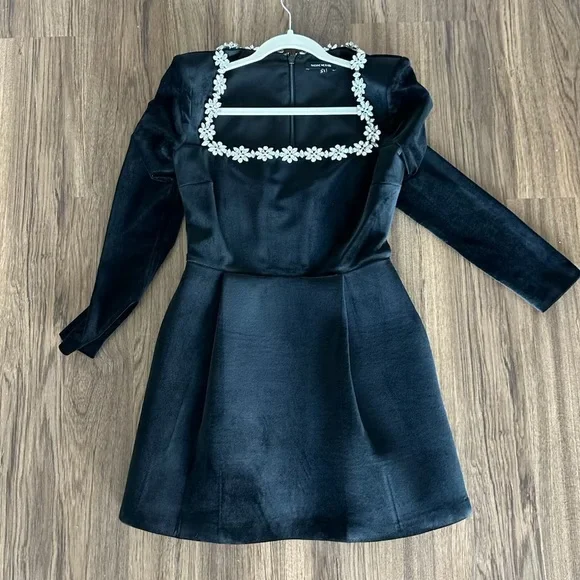 NADINE MERABI Black Dress with Floral Embellishments - Picture 3 of 4